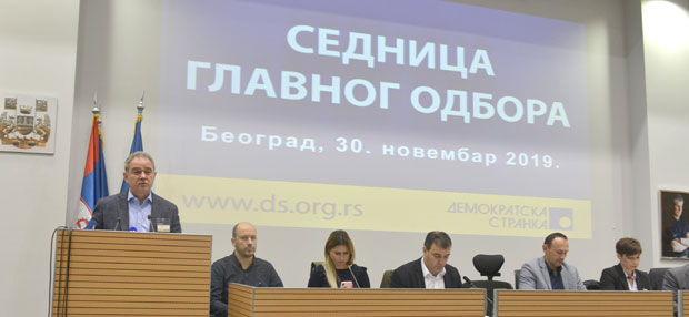  Зато што ми нисте симпатични: Омладинка питала Костадиновића зашто их је ДС распустио